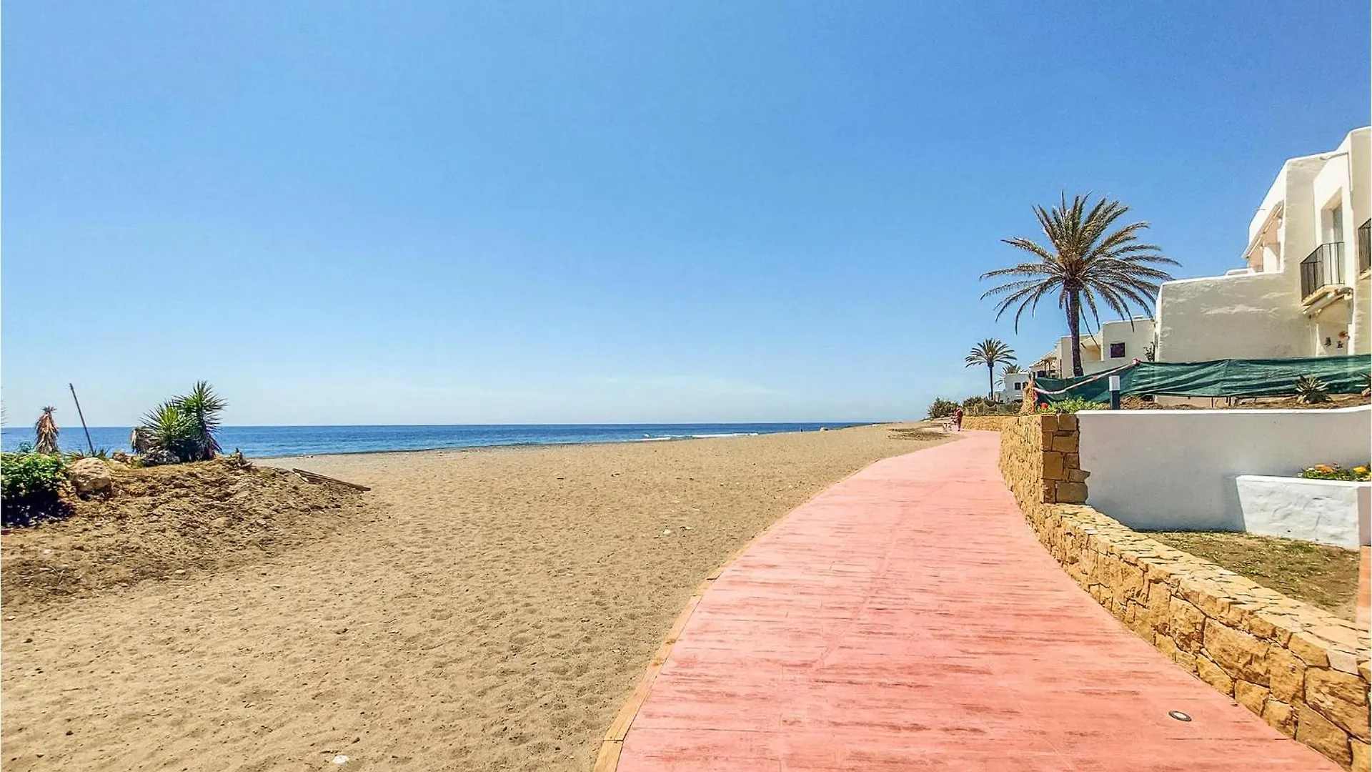Stunning Apartment In Estepona With Wifi