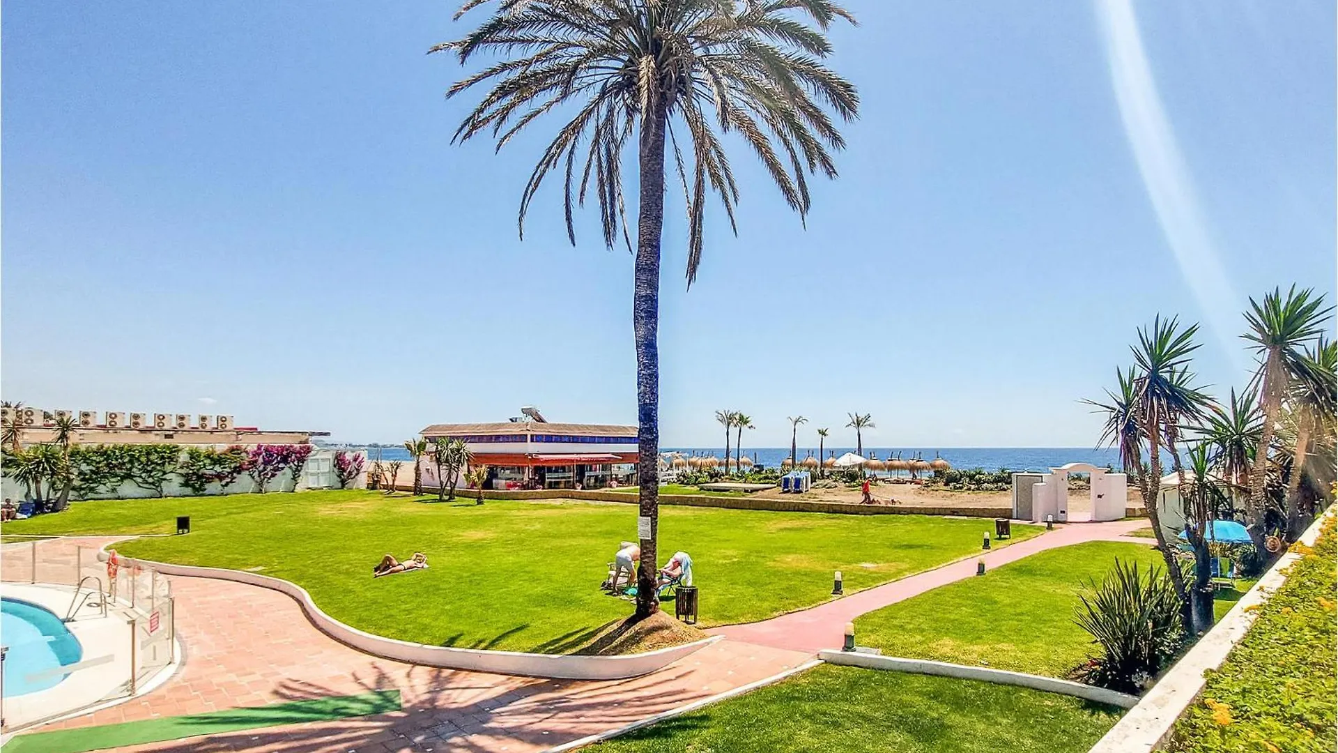 Stunning Apartment In Estepona With Wifi